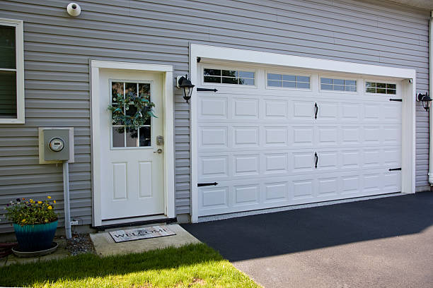 24/7 Emergency Garage Door Panel Replacement experts in Monroe, WA